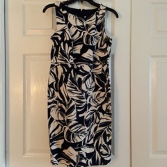 Ann Taylor Dresses & Skirts - Ann Taylor Navy White Shift Dress